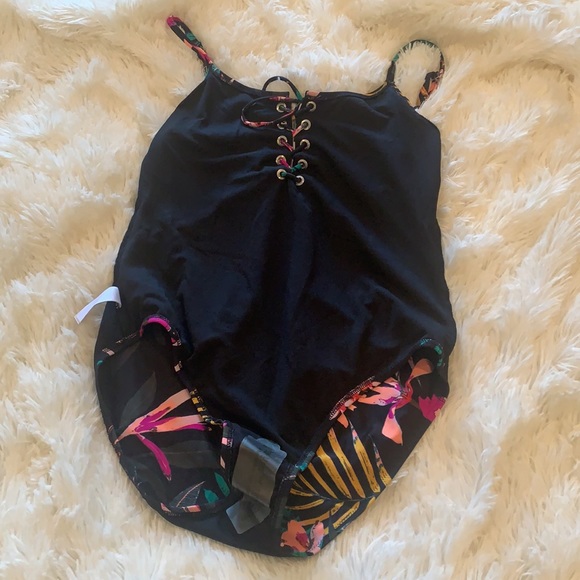 Old Navy Floral tropical tie detail bathing suit - Picture 4 of 7